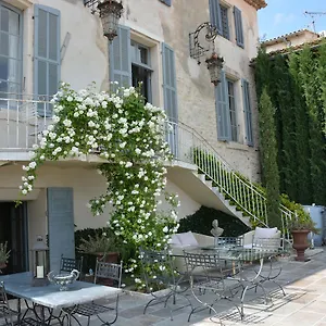 https://le-petit-chateau.fr-provencehotel.com